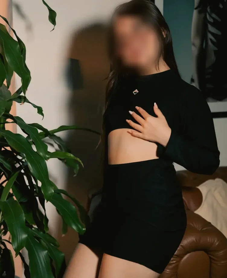 Lilly, 31