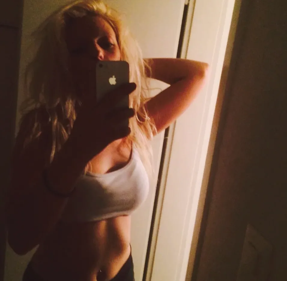 Livia, 33