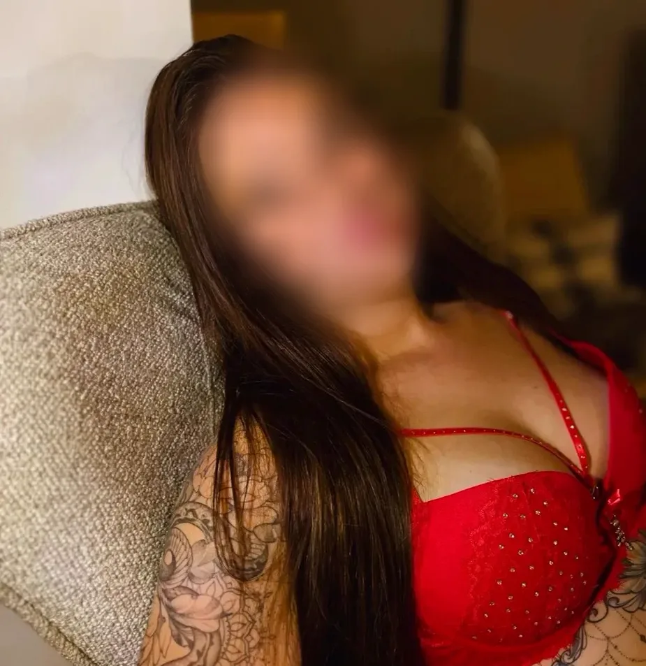 Pia, 23