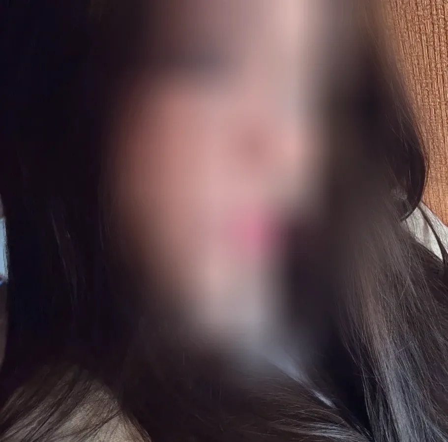 Sanela, 20